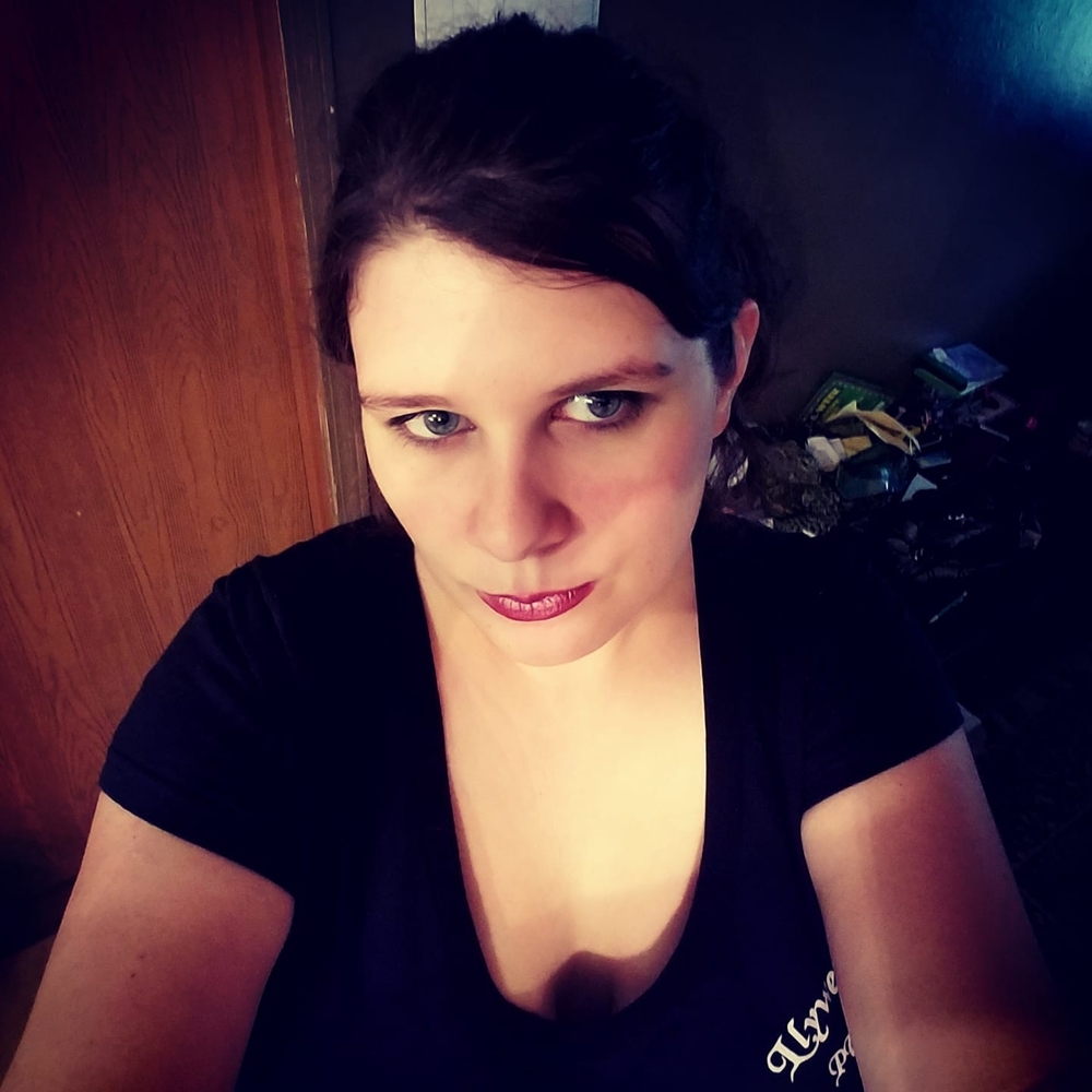 Meet your Posher, Kayla